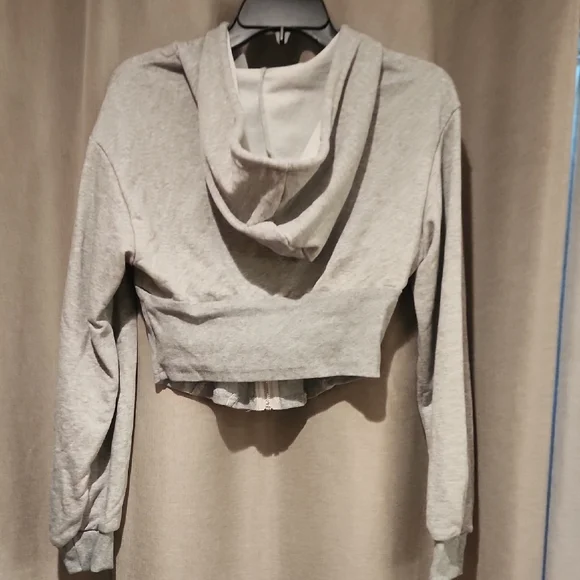 H& M Gray Cropped Hoodie Jacket - Picture 3 of 4